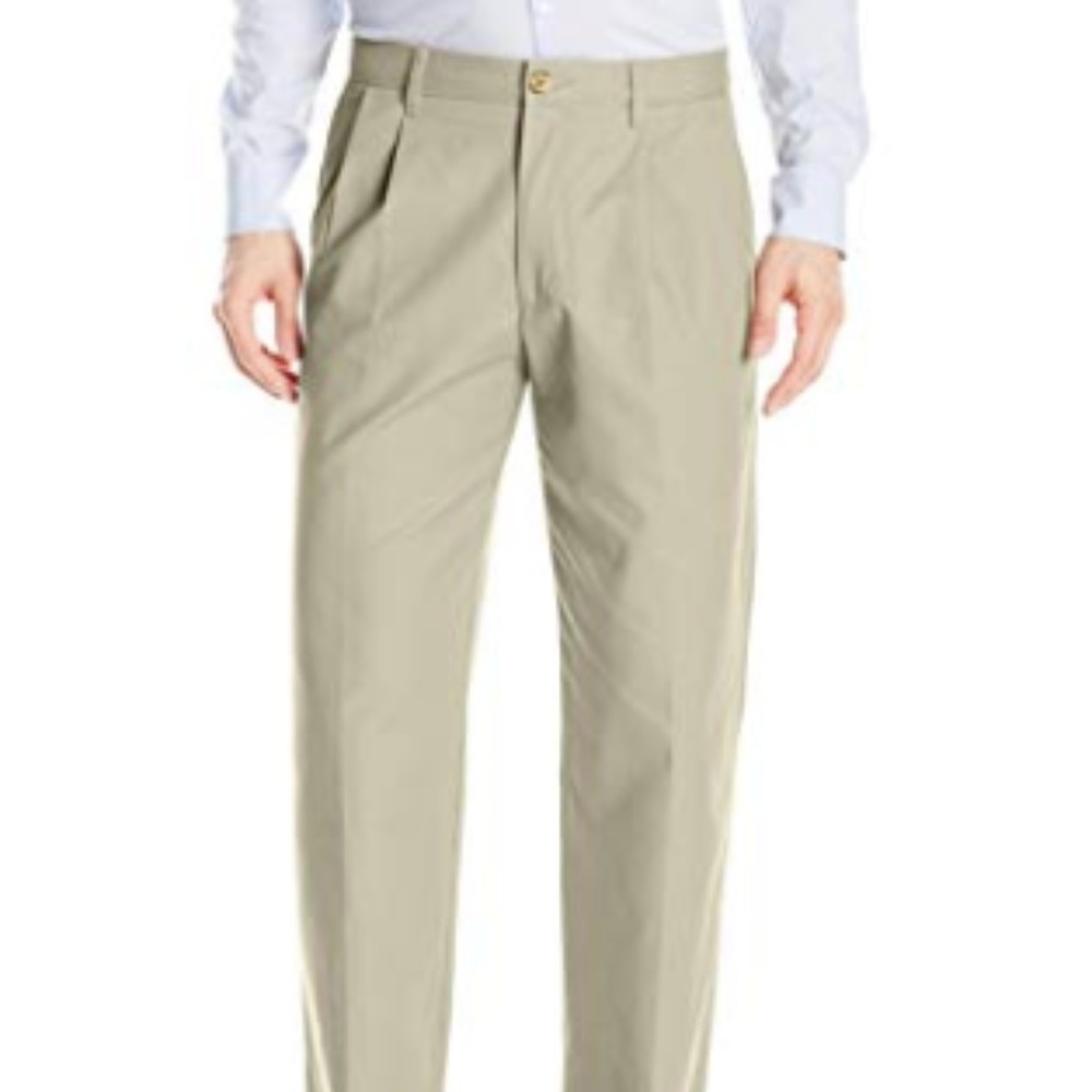 Dockers Khaki Classic Fit Pleated Pants NEW L34 W3